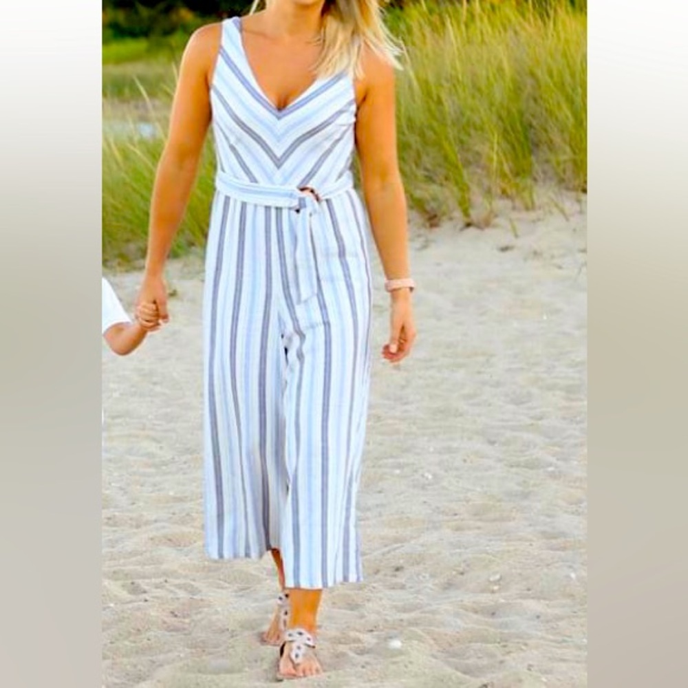 Crystal sky one piece jumper size medium white with blue stripes